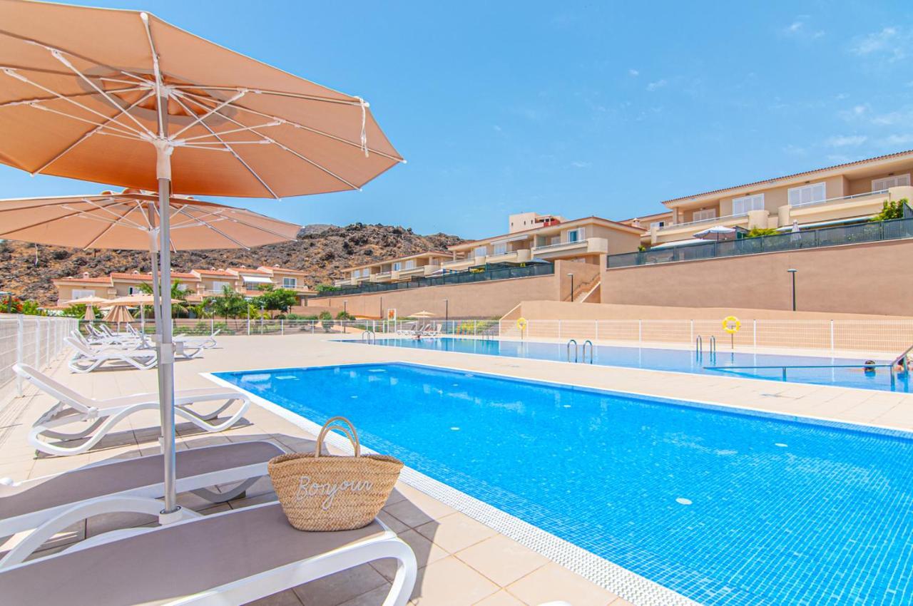 Black Beach Luxury Vacation House Пуэрто-де-Сантьяго Экстерьер фото